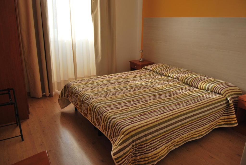Hotel Alabarda Triëst Kamer foto