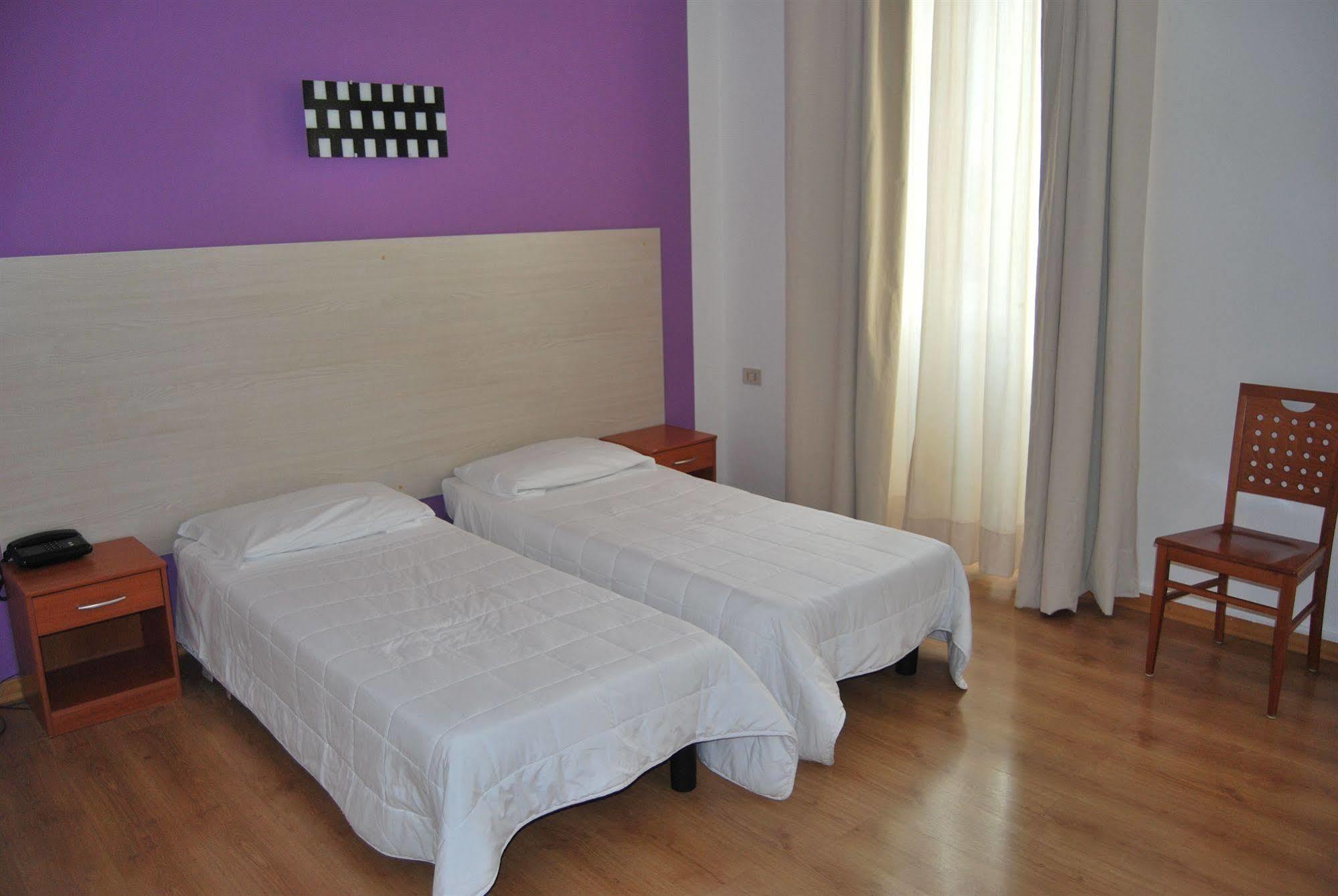 Hotel Alabarda Triëst Kamer foto