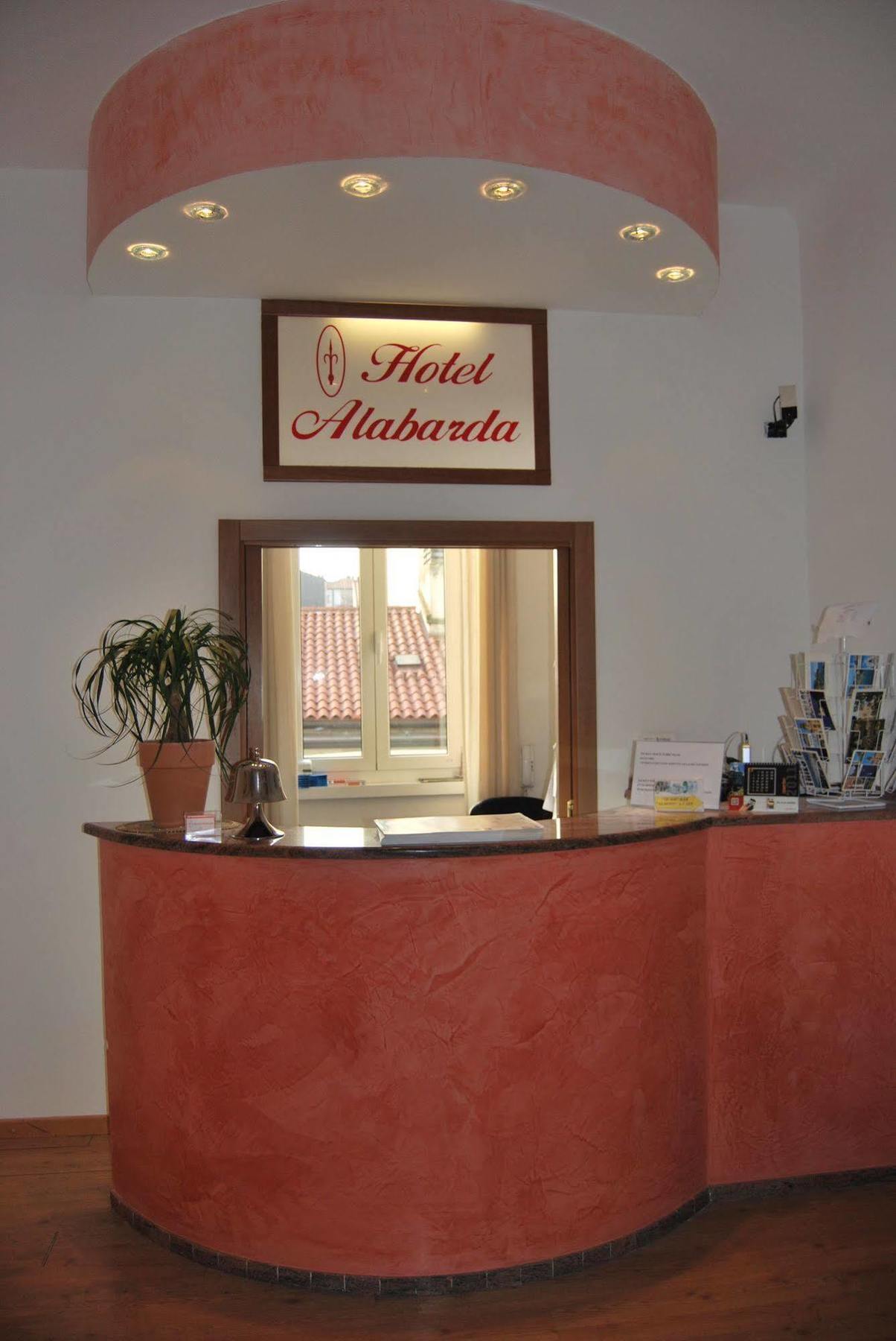 Hotel Alabarda Triëst Buitenkant foto