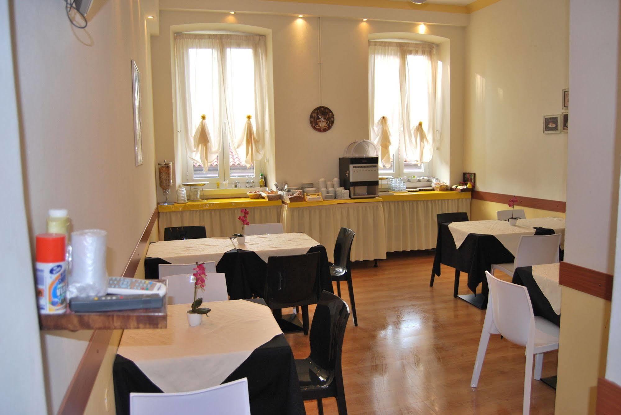 Hotel Alabarda Triëst Buitenkant foto