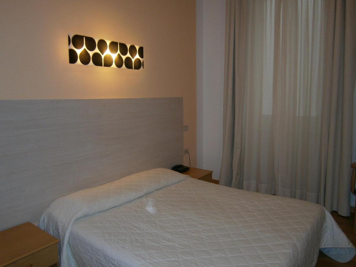 Hotel Alabarda Triëst Buitenkant foto